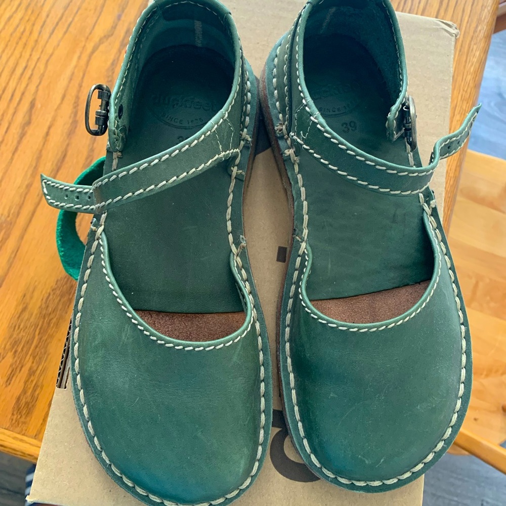 Duckfeet Mols sz 39 - Very Good Used Condition